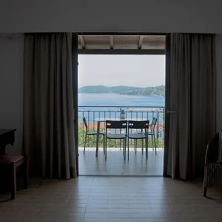 Anna Апартаменты Мегали-Аммос